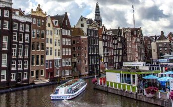 Two distinct faces to Amsterdam