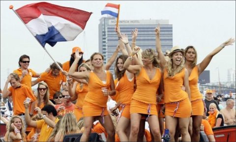 Evolution of the Dutch Nation
