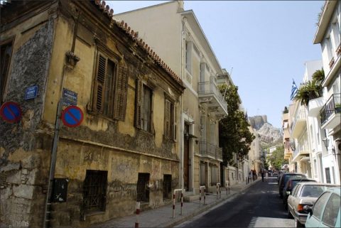 The Street üf Tripods in Athens