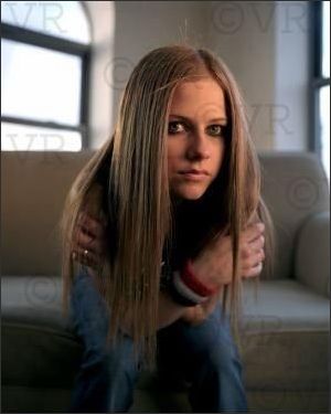 Avril Lavigne Picture 17