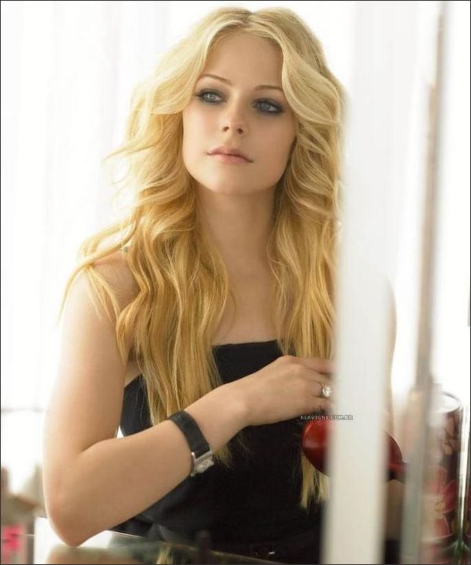 Avril Lavigne Picture 187