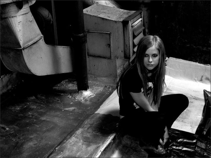 Avril Lavigne Picture 198