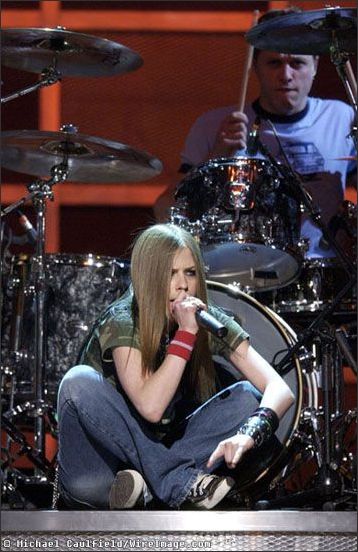 Avril Lavigne On Stage Picture 19