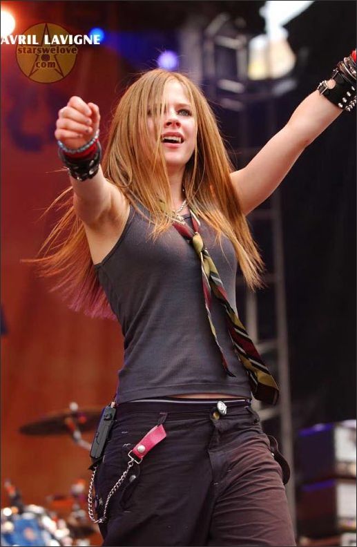 Avril Lavigne Picture 21