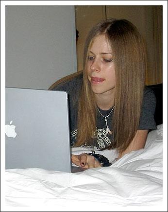 Avril Lavigne Picture 32