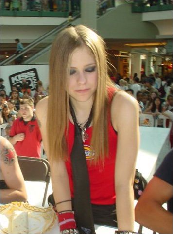 Avril Lavigne Picture 57