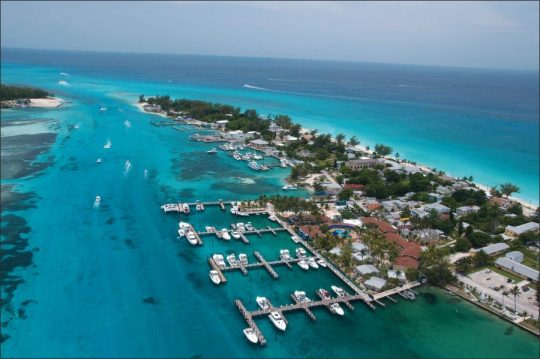 Bahama Islands: Green bordered by bands of white beach