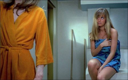 Die Screaming, Marianne (1971)