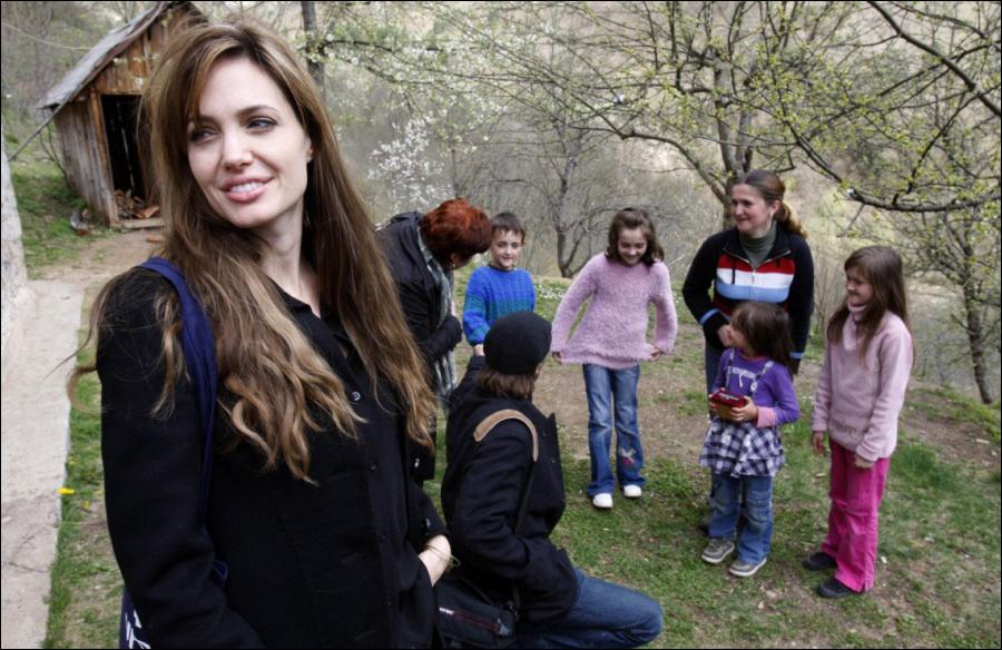 Bosnia revokes filming permission for Angelina Jolie film