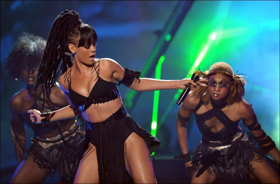 Rihanna to Perform on American Idol Finale