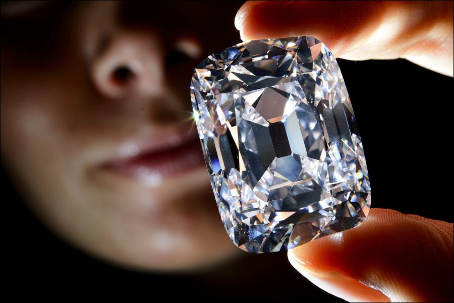 Famed diamond fetches record price $21.5M