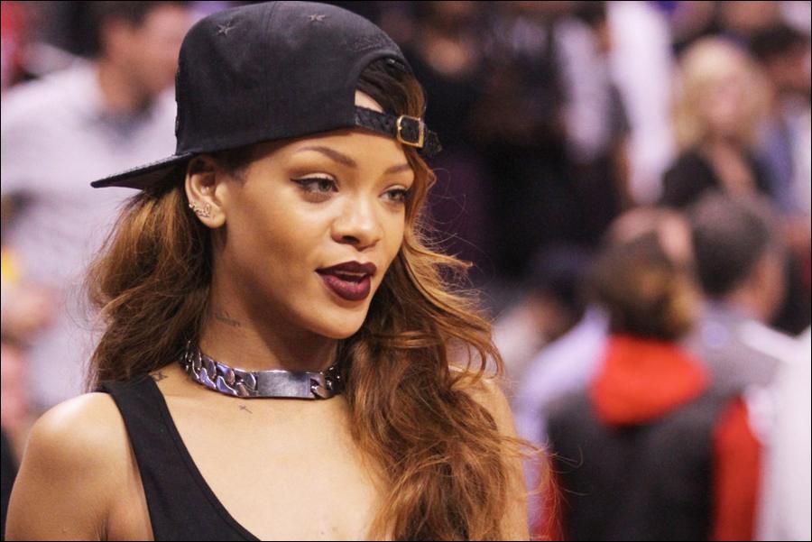 Rihanna defends violent scenes in video