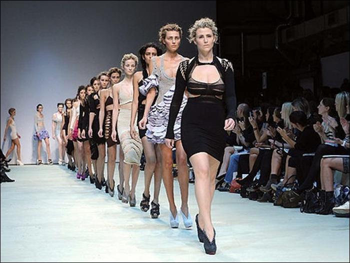 London Fashion Week opens catwalk shows to the public