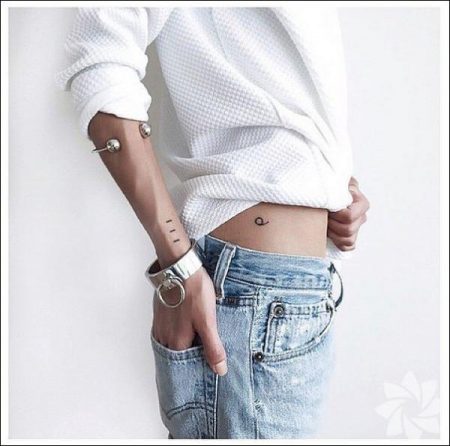 Beautiful minimalist tattoos from Korean artist
