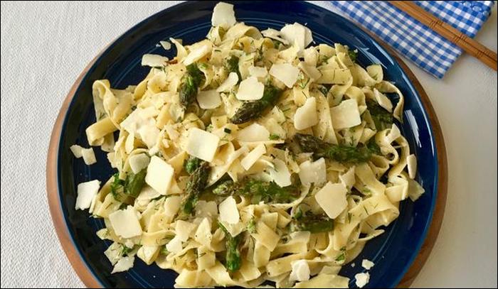 How to prepare tagliatella with asparagus?