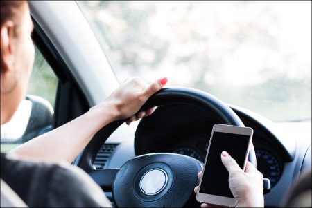 UK discusses to ban all phone calls while driving