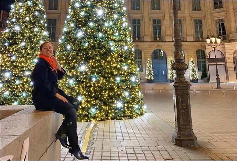 Best spots of Paris to take New Year and Christmas pictures