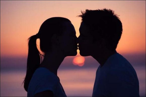 Don't make these mistakes while kissing