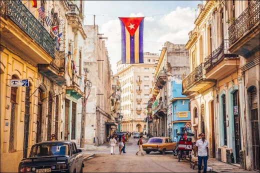 Getting to know Cuban people by walking the Havana streets