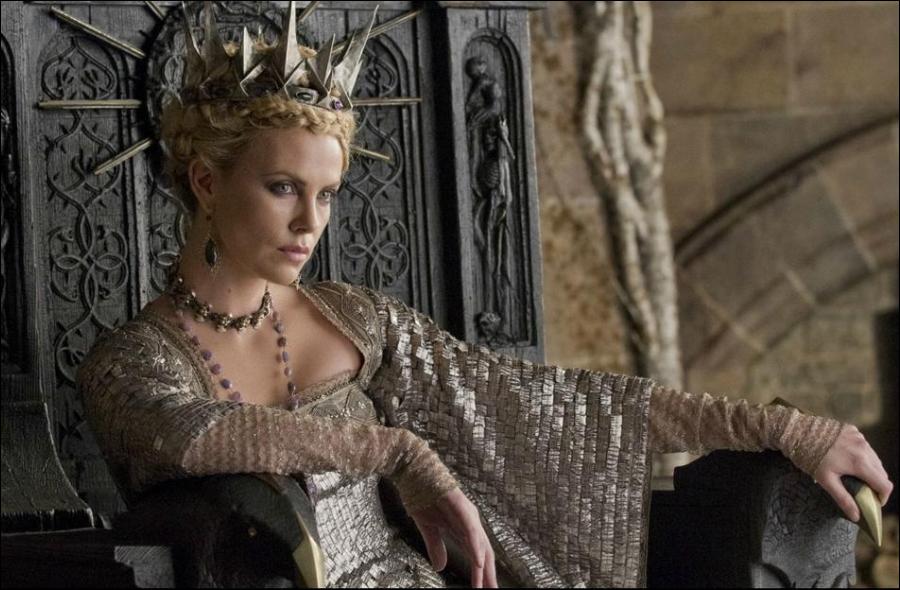 Charlize Theron's frightening Evil Queen
